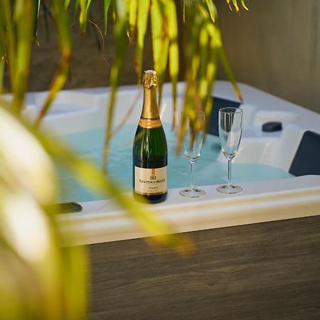 Suite Atypique - Jacuzzi Privatif En Centre Ville De Коньяк Экстерьер фото