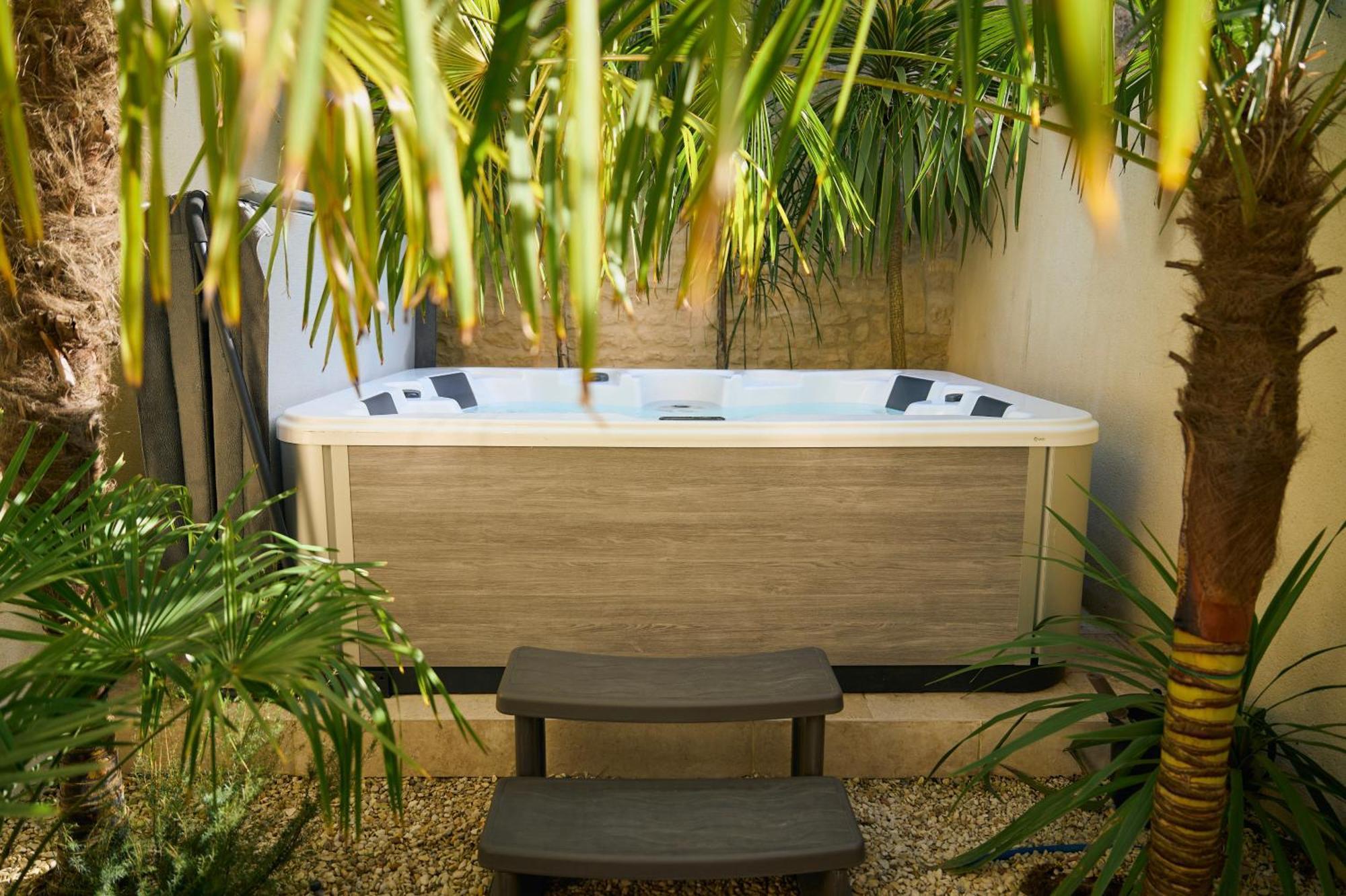 Suite Atypique - Jacuzzi Privatif En Centre Ville De Коньяк Экстерьер фото